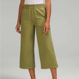 Lululemon Loungeful High-Rise Wide Leg Crop